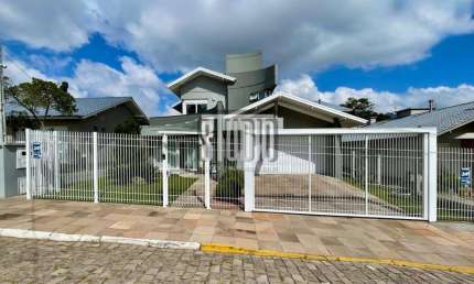 Casa com 4 quartos à venda no Planalto, Carlos Barbosa , 303 m2 por R$ 1.950.000