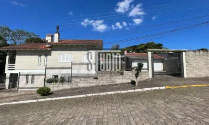 Casa com 3 quartos à venda na Vila Nova, Carlos Barbosa , 162 m2 por R$ 1.100.000