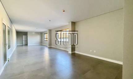 Ponto comercial para alugar no Centro, Carlos Barbosa , 84 m2 por R$ 2.200