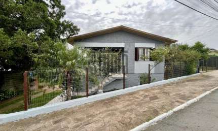 Casa com 3 quartos à venda em Aurora, Carlos Barbosa , 96 m2 por R$ 670.000