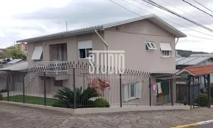 Casa com 2 quartos à venda na Vila Nova, Carlos Barbosa , 250 m2 por R$ 650.000