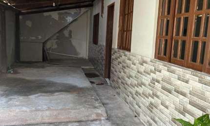 Casa com uma suíte e mais um quarto na Ajuda de Baixo, Macaé-RJ!