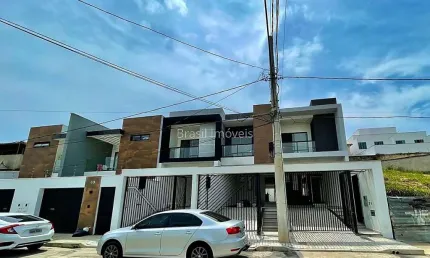 Casa duplex de 03 quartos com 01 suíte e 02 vagas de garagem no bairro Aeroporto