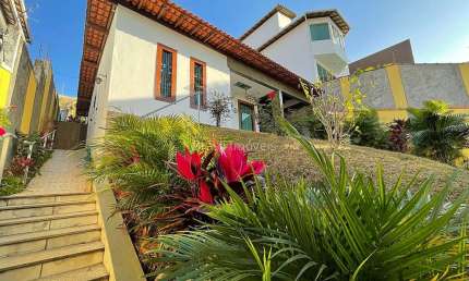 Casa com 4 quartos à venda na Rua Acácia do Paraibuna, Bom Pastor, Juiz de Fora