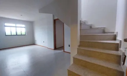 Cobertura duplex com 03 quartos, com suíte, garagem e elevador no morro da glória