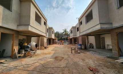 Casa em condomínio fechado com 3 quartos à venda na Rua Florianópolis, Parque Jardim da Serra, Juiz de Fora