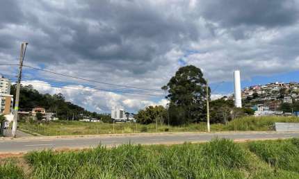 Terreno à venda na Avenida Presidente Costa e Silva, São Pedro, Juiz de Fora