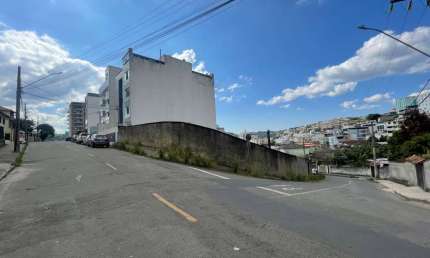 Terreno à venda na Rua Professor José Ribeiro, São Pedro, Juiz de Fora