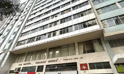 Apartamento de 03 quartos com 1 suíte na Avenida Barão do Rio Branco
