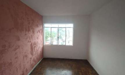 Locação - Amplo Apartamento com 03 quartos na Avenida Brasil