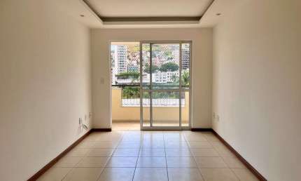 Apartamento de 02 quartos com 1 suíte e vaga de garagem no Alto dos Passos