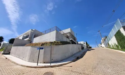 Casa em condomínio fechado com 3 quartos para alugar na Rua Mário Crispim, Bosque do Imperador, Juiz de Fora
