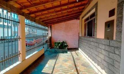 Locação - Casa com 03 quartos no Bairro Nossa Senhora das Graças