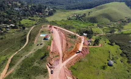 Terreno à venda na Rua Detetive Agapito Marques, Recanto dos Lagos, Juiz de Fora