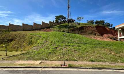Terreno de 316m² com vista para pedreira no Estrela Alta