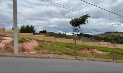 Terreno de 395m² com topografia excelente no estrela alta