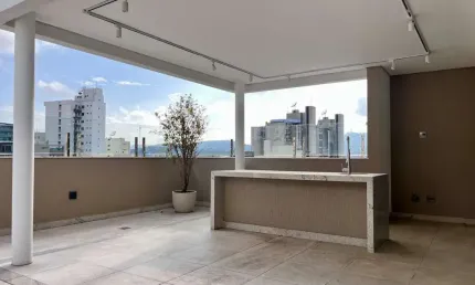 Cobertura duplex alto padrão com 05 quartos no centro