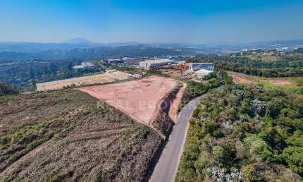 Terreno industrial à venda com platô pronto para indústrias em geral, incluindo indústrias químicas