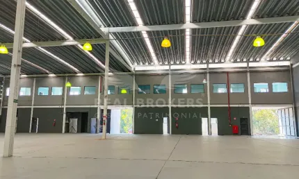 Galpão para locação em próximo à Rodovia Castello Branco