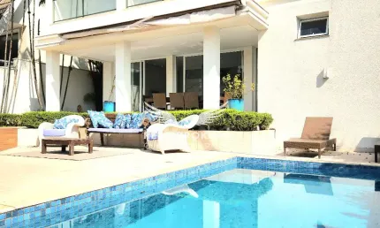 Casa de alto padrão mobiliada para locação em Alphaville
