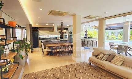 Casa Mobiliada de 700 m² para Locação em Alphaville