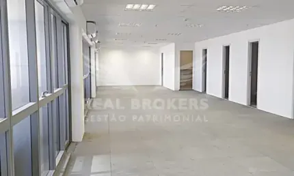 Conjunto comercial de 160 m² para Locação em Alphaville