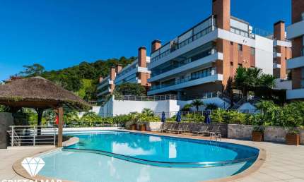 Lindo Apartamento, Mobiliado e Decorado, 4 Dormitórios, a 100 metros da praia de