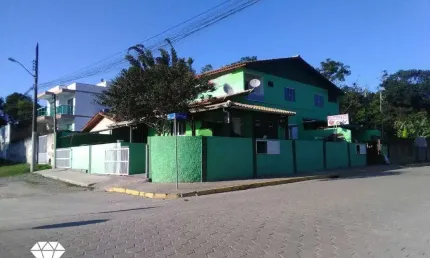 CASA À VENDA EM BOMBAS PRONTA PARA MORAR OU INVESTIR