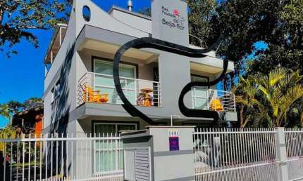 Prédio Residencial com 4 Apartamentos a venda no Mariscal-Bombinhas SC
