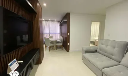 Apartamento à venda com 02 suítes e 02 vagas de garagem perto do mar