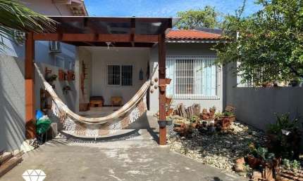 Casa com 2 quartos à venda na Rio Capivari, 800, Zimbros, Bombinhas