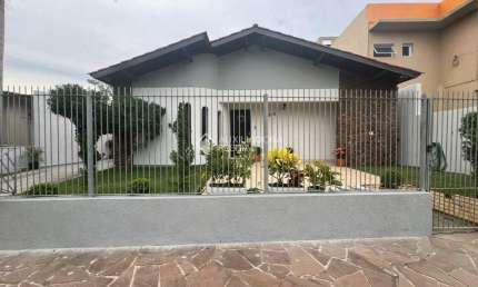Casa com 4 quartos à venda na Barão Do Triunfo, 1300, Centro, Osório, 186 m2 por R$ 620.000