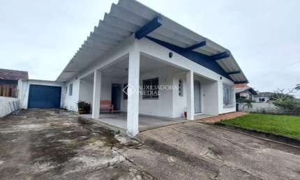 Casa com 4 quartos à venda na 21 De Abril, 77, Glória, Osório, 180 m2 por R$ 450.000