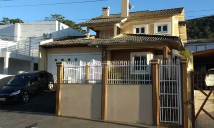 Casa com 3 quartos à venda na Vitória, 27, Caiu Do Céu, Osório, 208 m2 por R$ 1.450.000