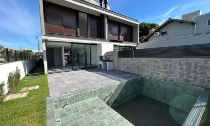 Casa com 3 quartos à venda na Rua Professor Renato Barbosa, 10000, Jurerê, Florianópolis, 263 m2 por R$ 3.288.888