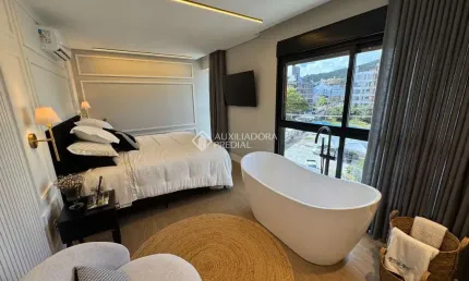 Apartamento com 2 quartos à venda na Rua Jorge Cherem, 30, Jurerê, Florianópolis, 100 m2 por R$ 2.952.000