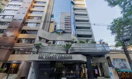 Casa para Venda em Curitiba, Centro, 2 banheiros, 1 vaga