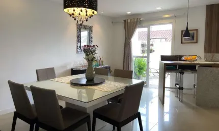 Casa em Condomino Bairro Santo Inácio, perto Parque Barigui