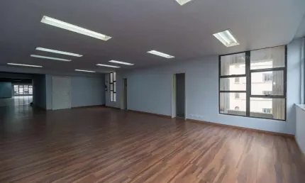 Prédio à venda na Praça General Osório, 77, Centro, Curitiba