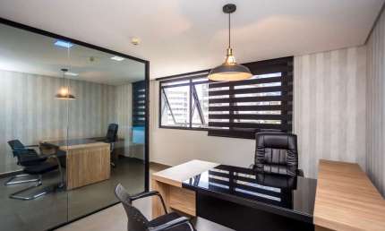 Conjunto comercial no Água Verde - EDIFÍCIO VEGA WORK &amp;amp; LIFE