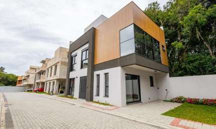 Casa em Condomínio de Alto Padrão Pronta para morar!