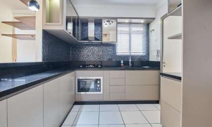 Apartamento semimobiliado 3 quartos e 2 vagas no Rebouças Curitiba