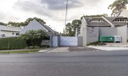 Casa com 3 quartos à venda na Rua José Benedito Cottolengo, 615, Campo Comprido, Curitiba