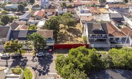 Terreno à venda na Rua Theóphilo Mansur, 585, Novo Mundo, Curitiba