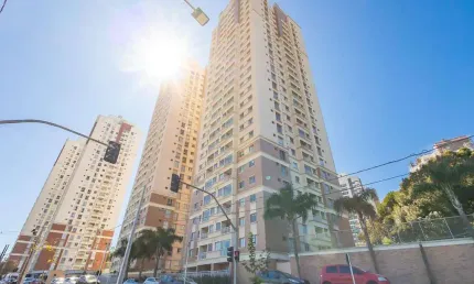 Apartamento na frente da Universidade Positivo com 3 quartos inteiramente mobiliado.