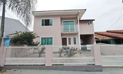Casa para Venda em Palhoça, Madri, 4 dormitórios, 1 suíte, 3 banheiros, 3 vagas