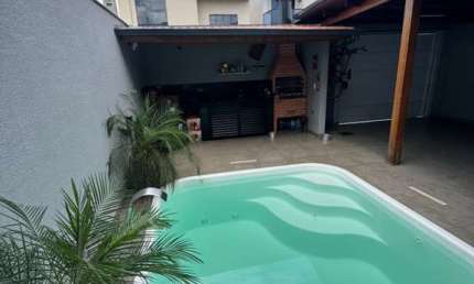 Casa para Venda em Santo Amaro da Imperatriz, Santo Amaro da Imperatriz, 4 dormitórios, 1 suíte, 3 banheiros, 2 vagas
