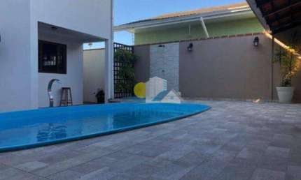 Casa Linda em Guaratuba  03 quartos suite 04 vagas aceita permuta ótima localização