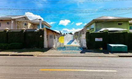 Sobrado em Condominio no Santa Cândida, 3 dorm, 3 vagas e quintal