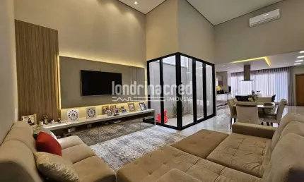 Casa com Belíssimo Conceito Aberto contendo 03 quartos sendo 01 suite no Condomínio Bellevie na Cid